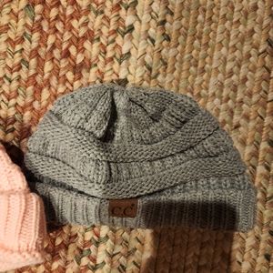 2 beanies